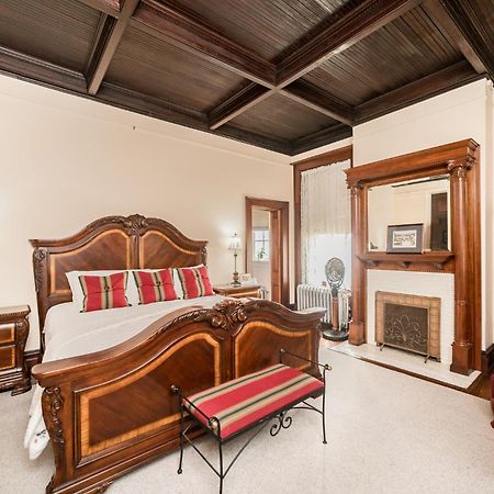 One Of These Nights - King Sized Bed - Sleeps 2 Hotel Lynchburg Kültér fotó