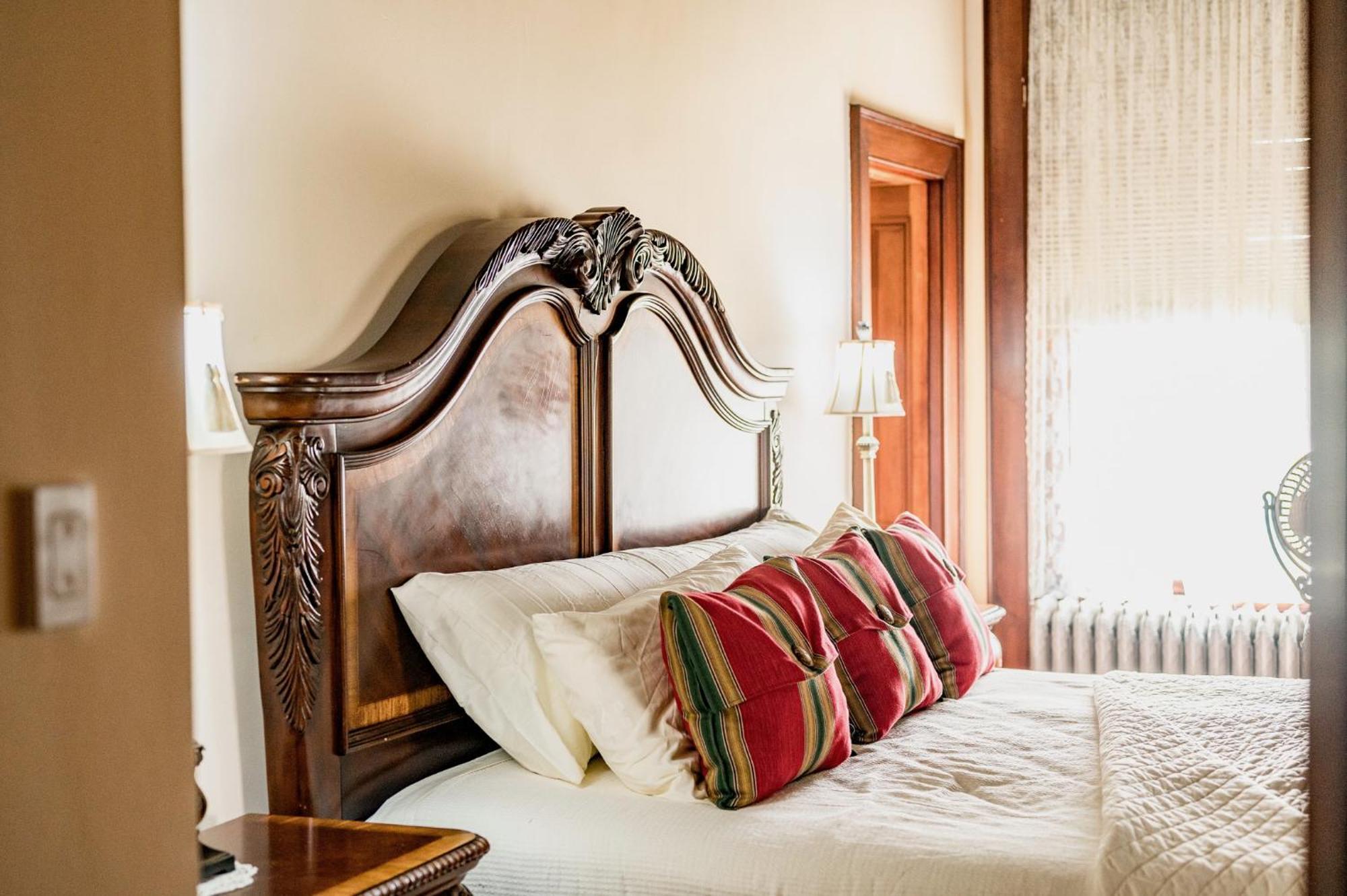 One Of These Nights - King Sized Bed - Sleeps 2 Hotel Lynchburg Kültér fotó