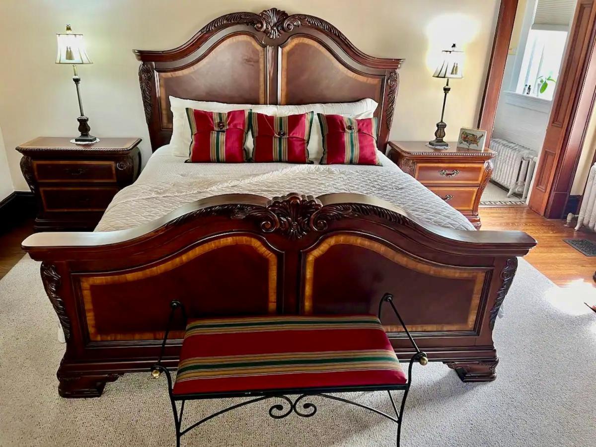 One Of These Nights - King Sized Bed - Sleeps 2 Hotel Lynchburg Kültér fotó